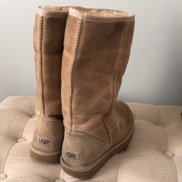 UGG Shoes - UGG tall size 9
